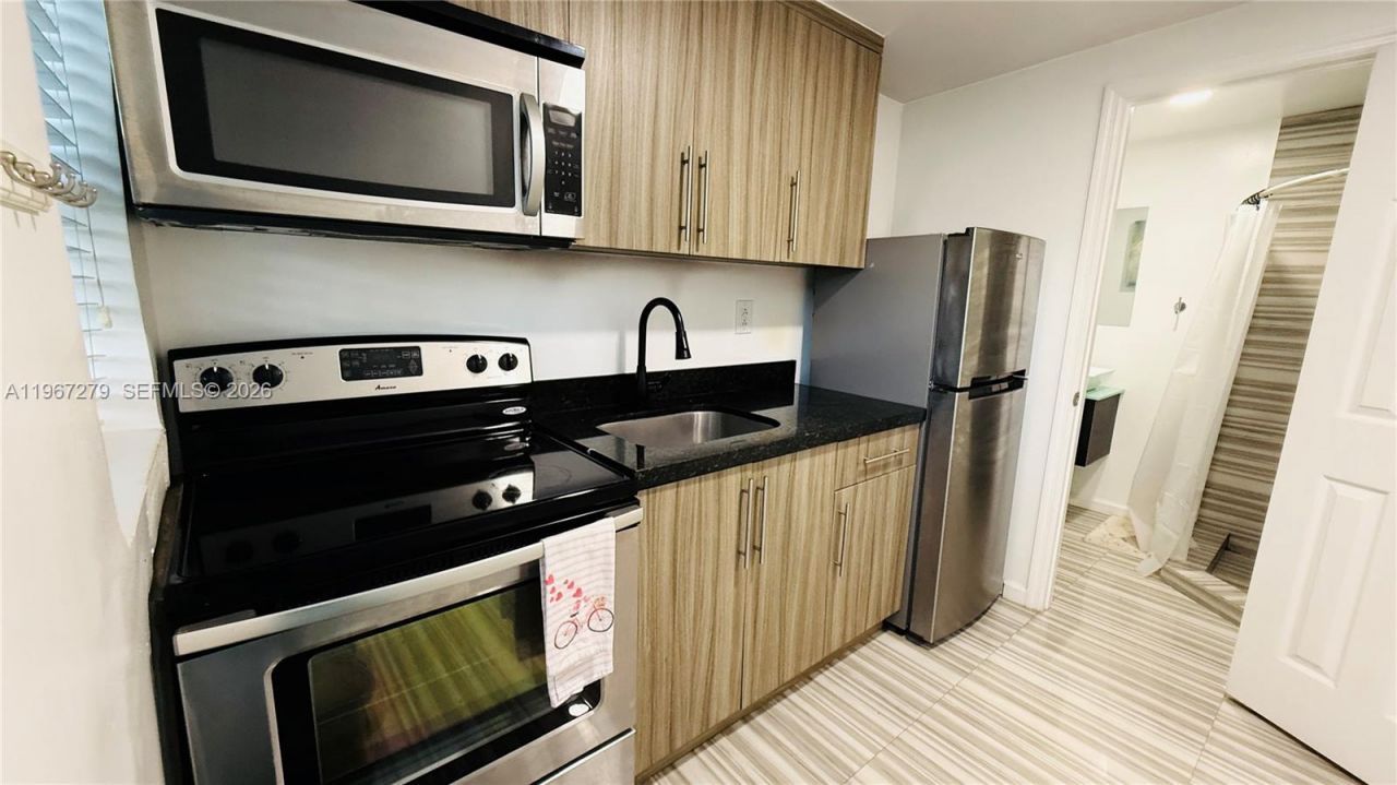 2318 Washington St, Hollywood, FL 33020 Photo