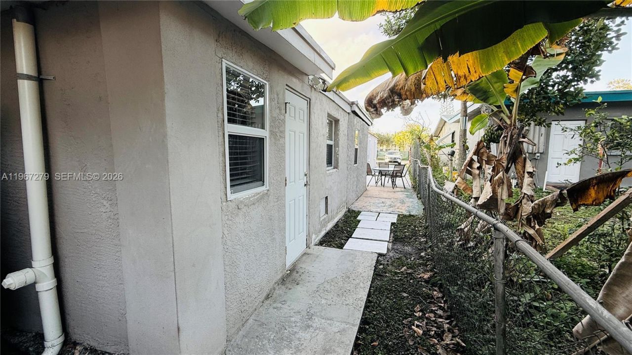 2318 Washington St, Hollywood, FL 33020 Photo