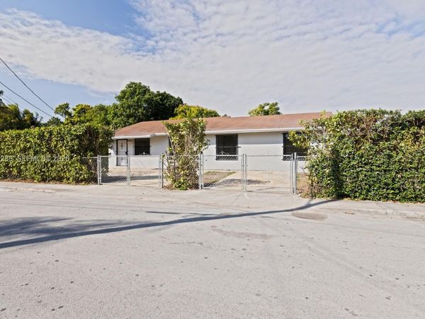 522 SW 3rd Ave, Homestead, FL 33030