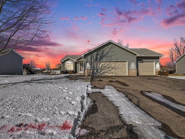 920 Sunrise Lane, Belle Plaine, MN 56011