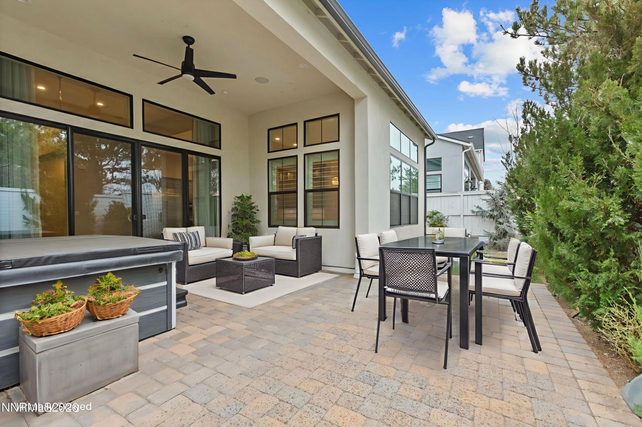 719 W Pleasant Oak Trail, Reno, NV 89511 Photo