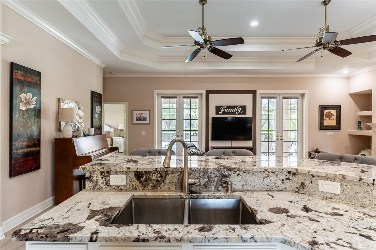 6615 Butlers Crest Drive, Bradenton, FL 34203 Photo