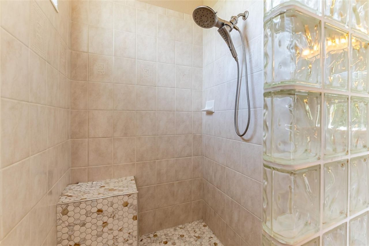 6615 Butlers Crest Drive, Bradenton, FL 34203 Photo