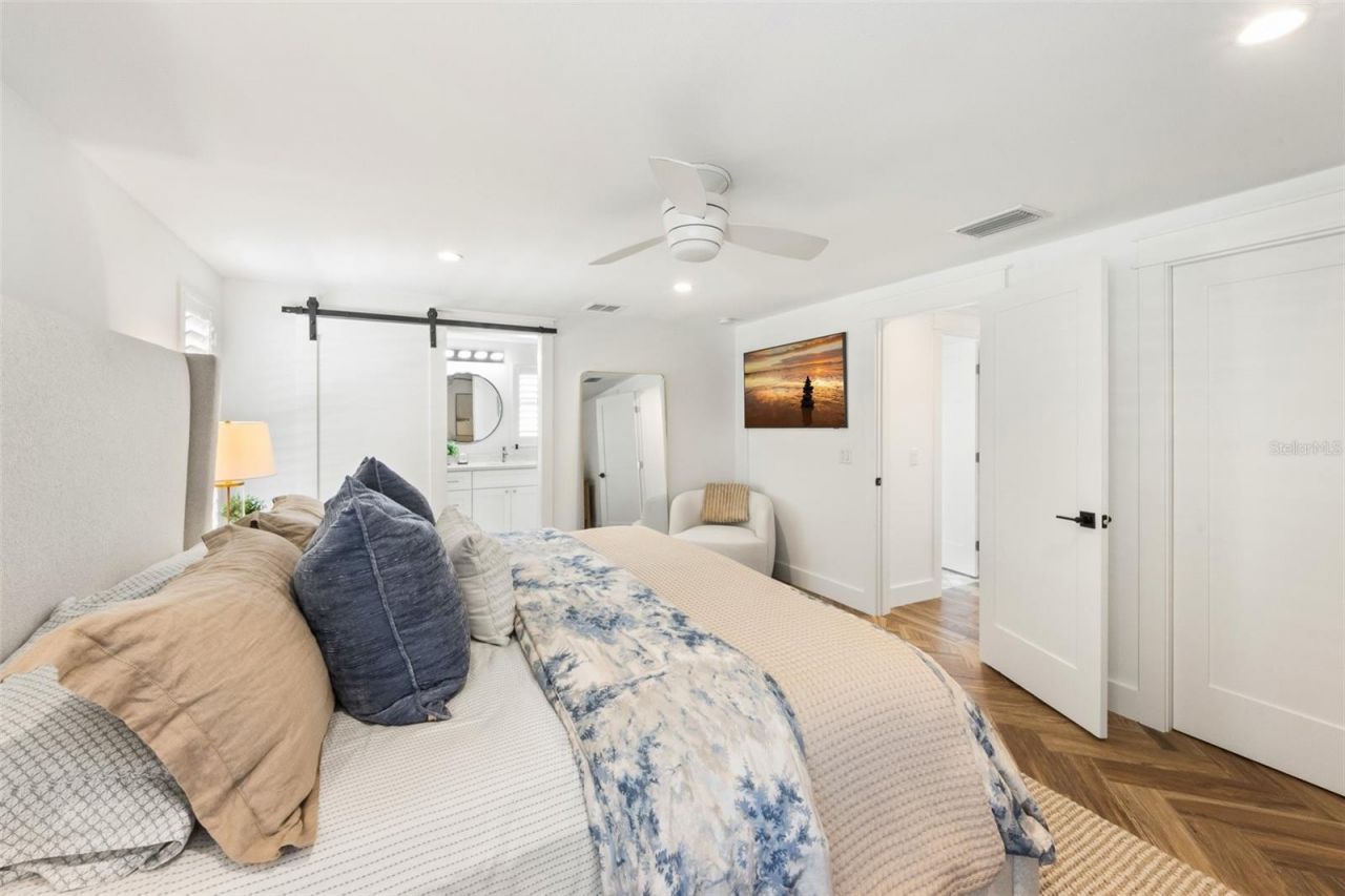 625 Dundee Lane, Holmes Beach, FL 34217 Photo