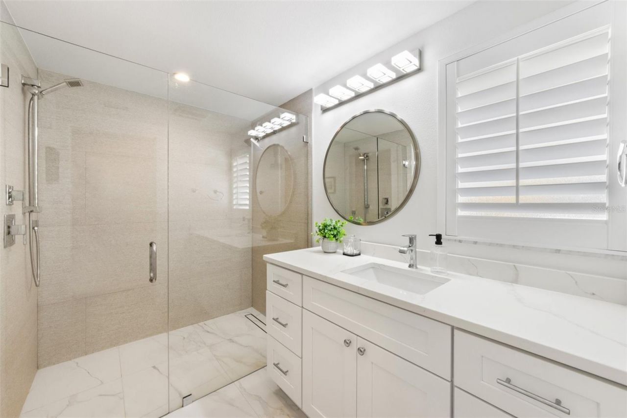 625 Dundee Lane, Holmes Beach, FL 34217 Photo