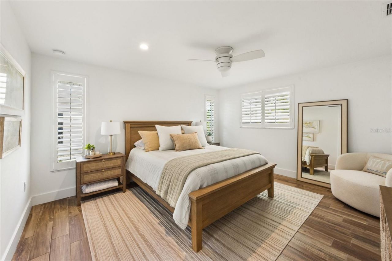 625 Dundee Lane, Holmes Beach, FL 34217 Photo