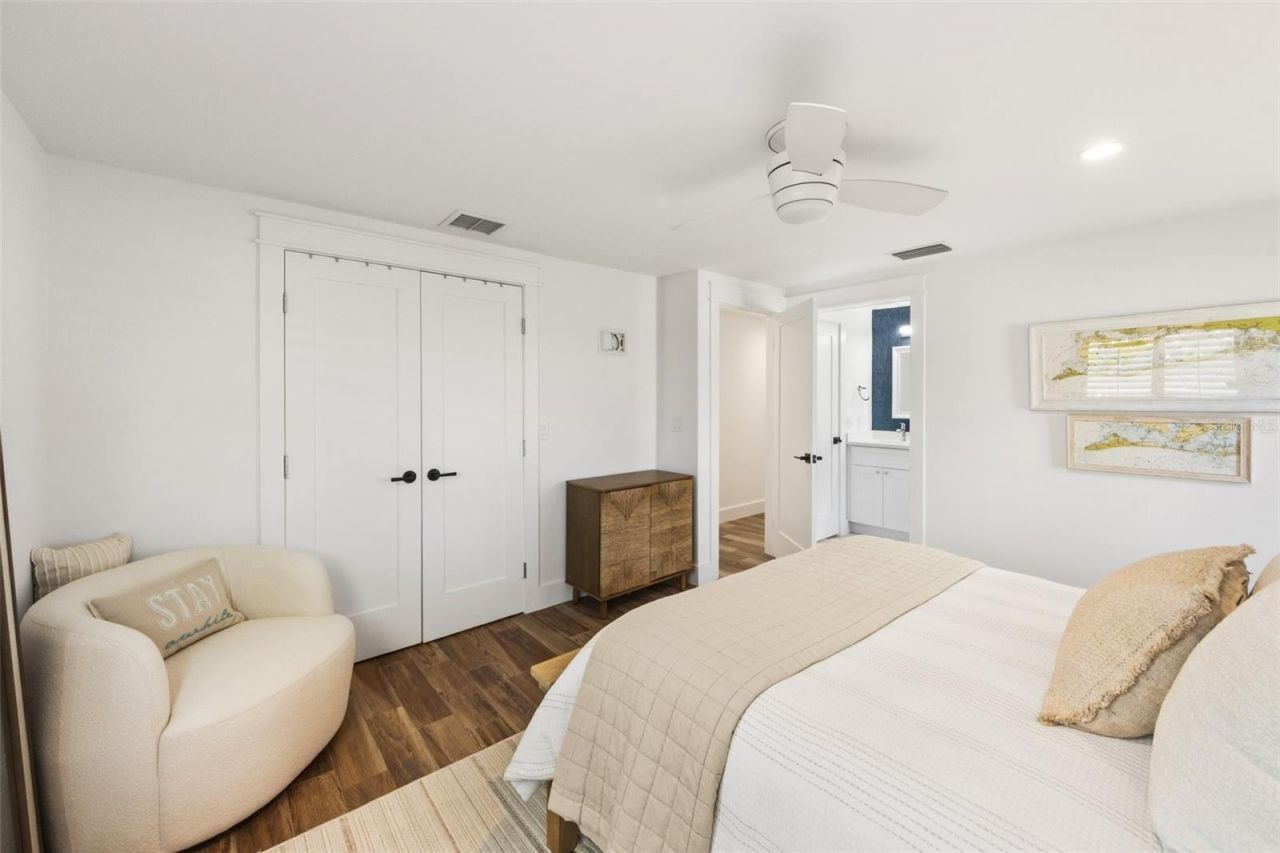 625 Dundee Lane, Holmes Beach, FL 34217 Photo