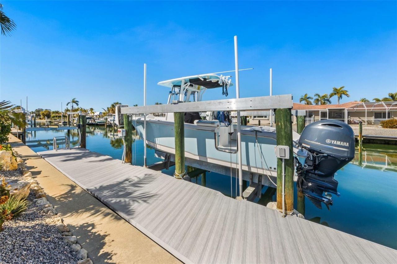 625 Dundee Lane, Holmes Beach, FL 34217 Photo