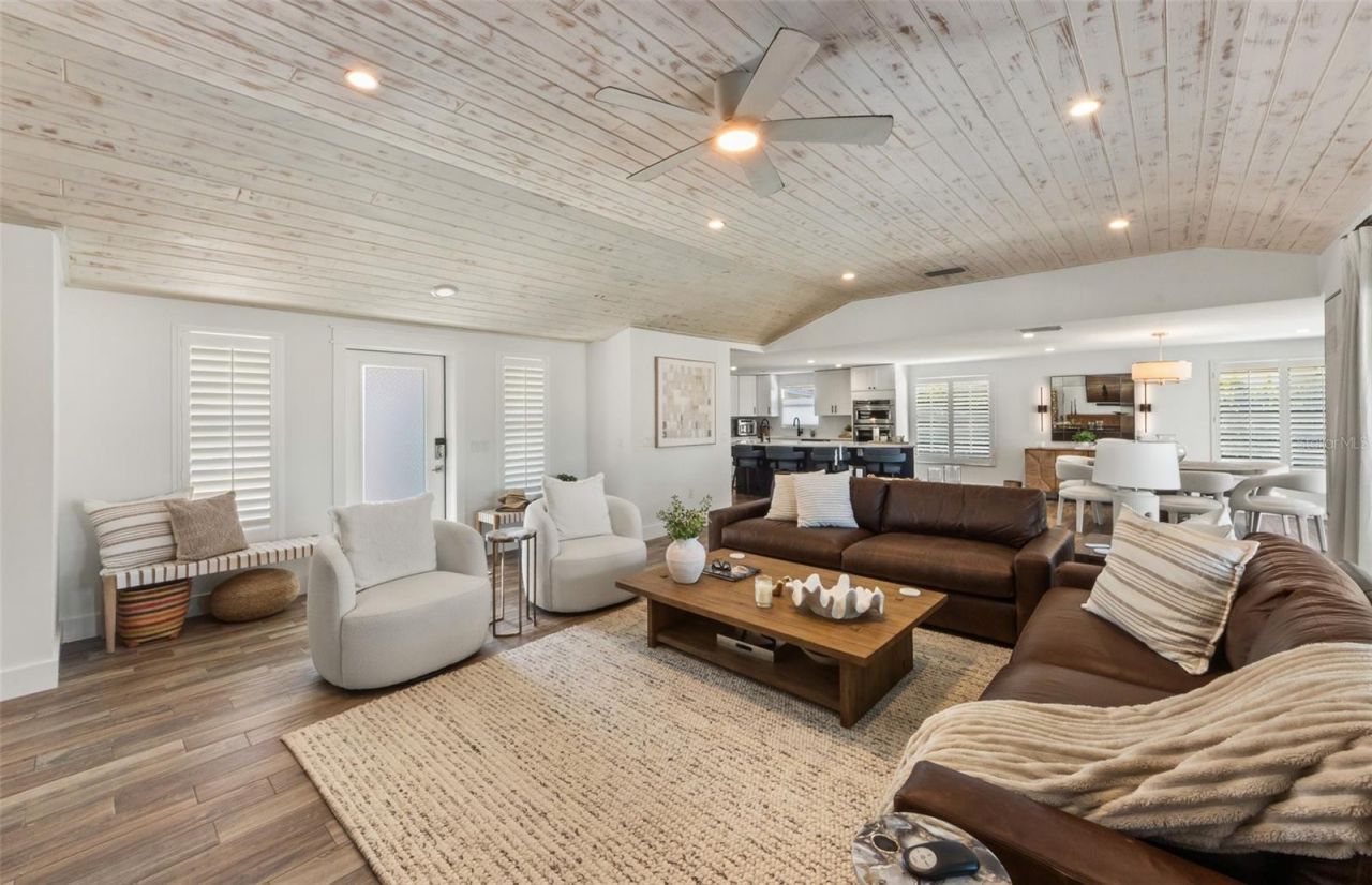 625 Dundee Lane, Holmes Beach, FL 34217 Photo