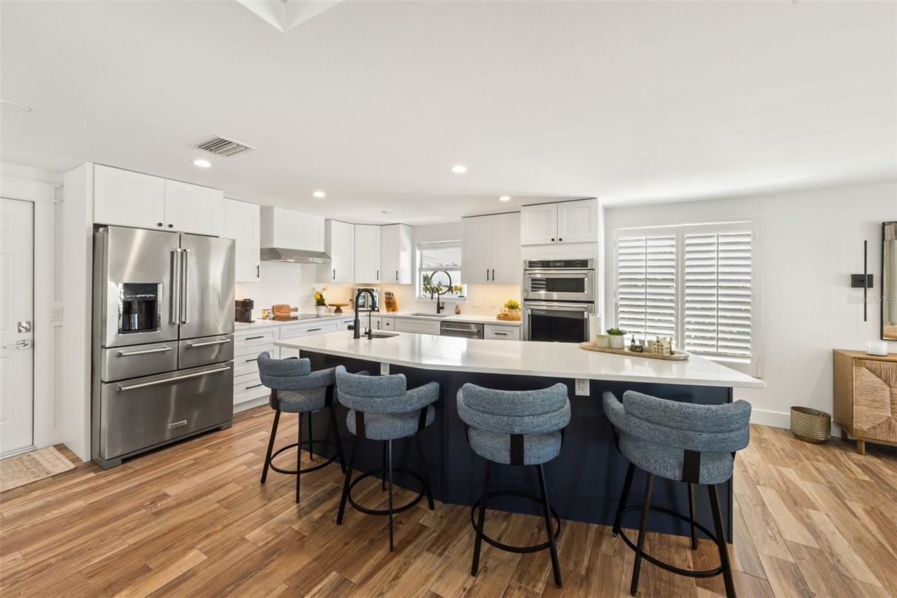 625 Dundee Lane, Holmes Beach, FL 34217 Photo