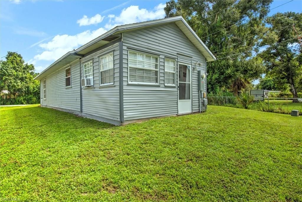 509 Capitol St , North Fort Myers, FL 33903 Photo