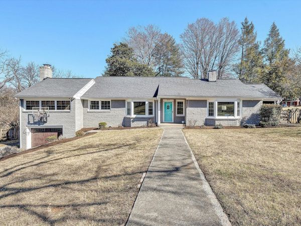 2616 Hollowdale DR, Roanoke, VA 24018