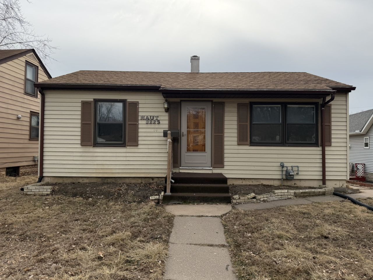 3223 Mckinley Avenue, Davenport, IA 52802 Main Photo