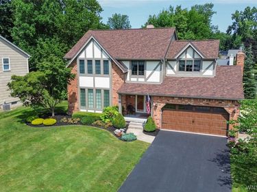 19 Bramblewood Lane, East Amherst, NY 14051