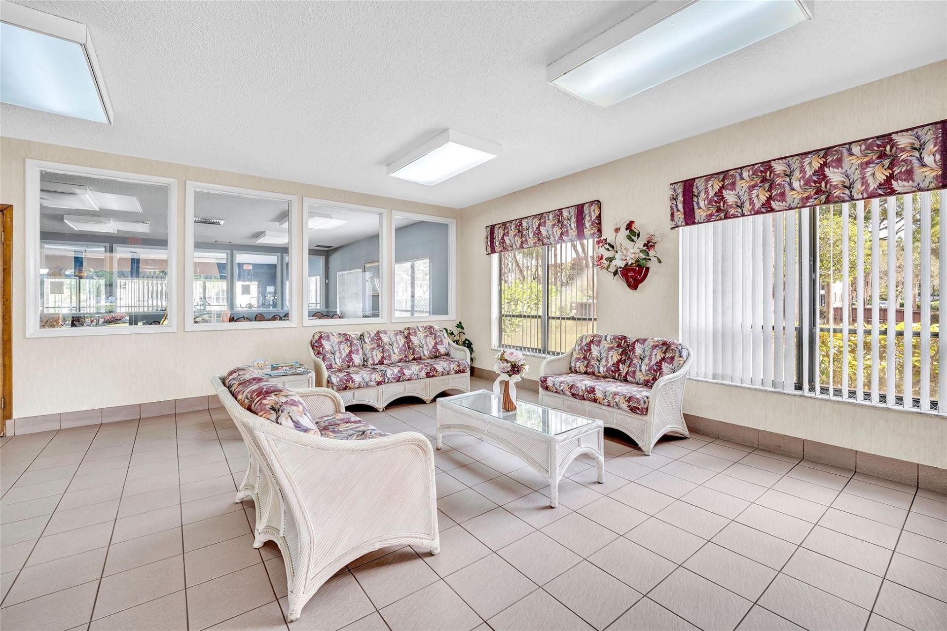 4975 E Sabal Palm Boulevard, Unit 408, Tamarac, FL 33319 Photo