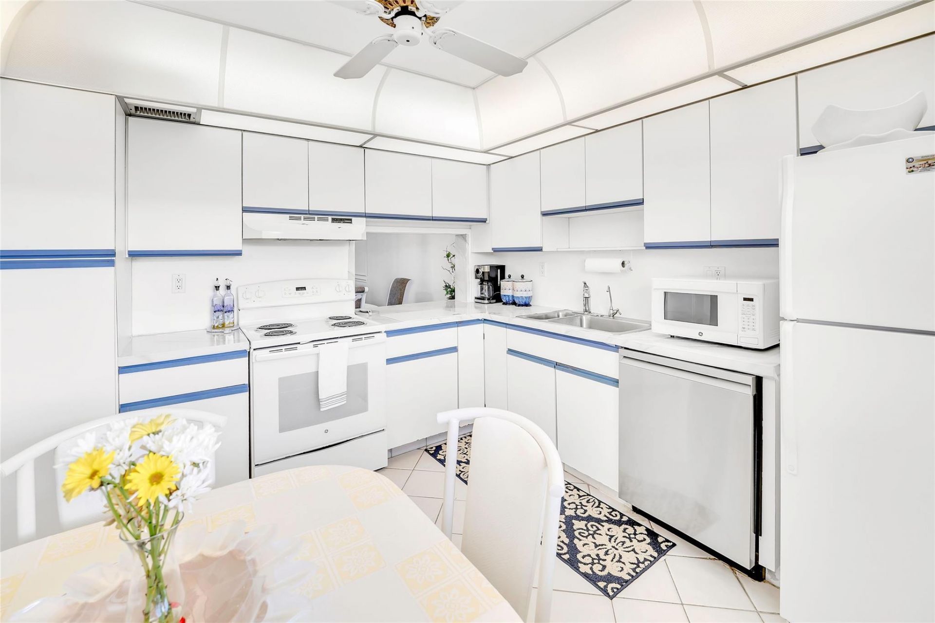 4975 E Sabal Palm Boulevard, Unit 408, Tamarac, FL 33319 Photo