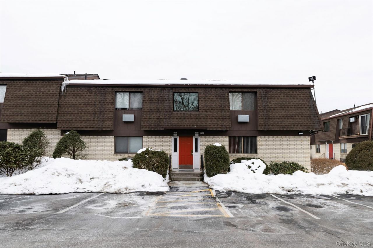 1212 Cherry Hill Drive, Poughkeepsie, NY 12603 Main Photo