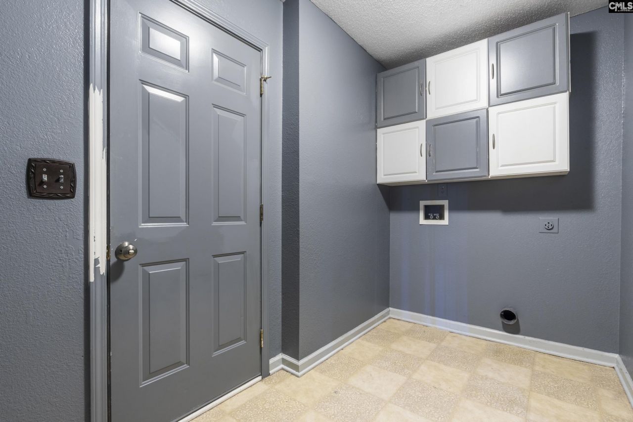 1104 Aderly Oak Drive  Photo 12