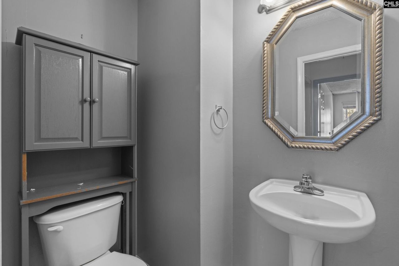 1104 Aderly Oak Drive  Photo 13