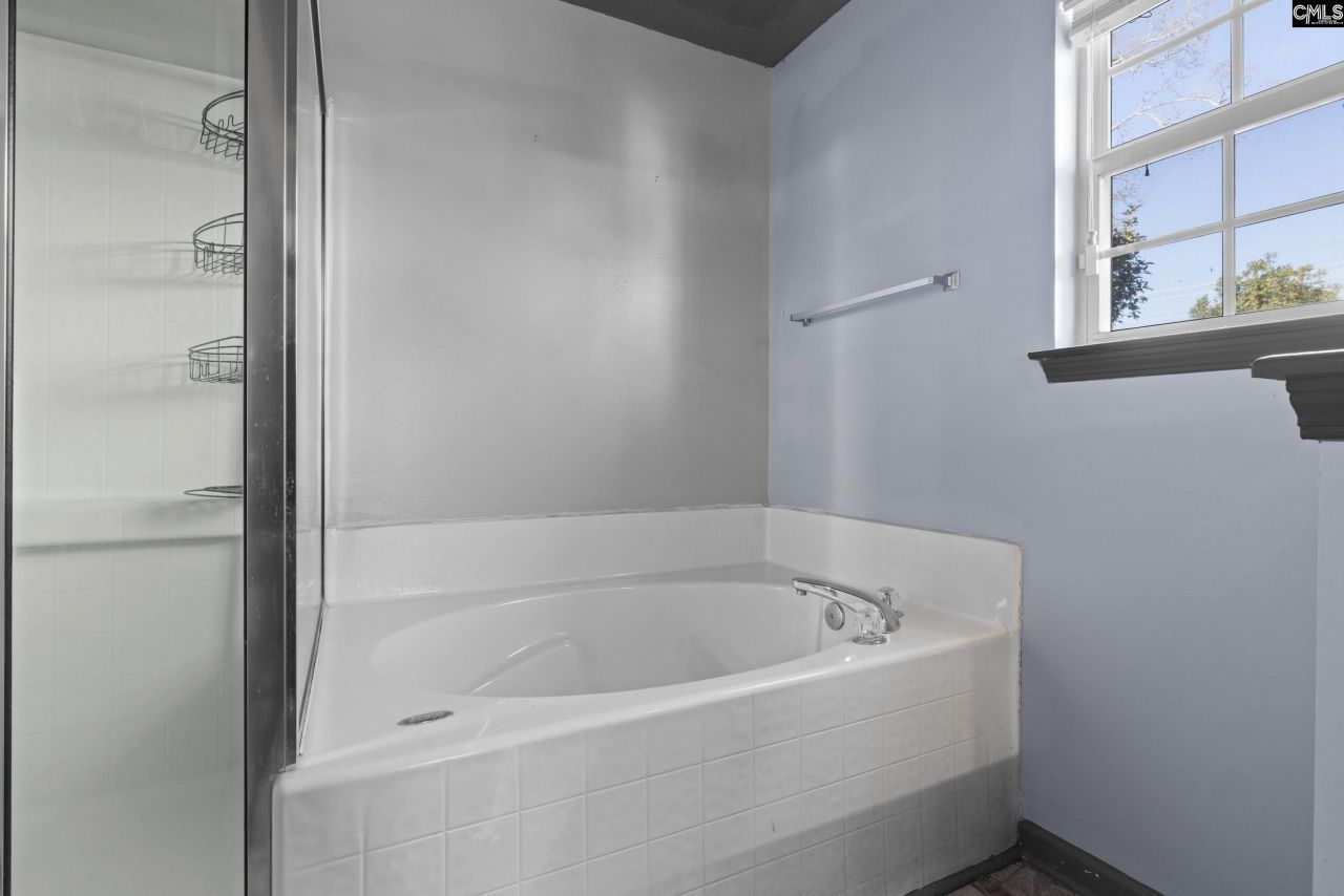 1104 Aderly Oak Drive  Photo 17