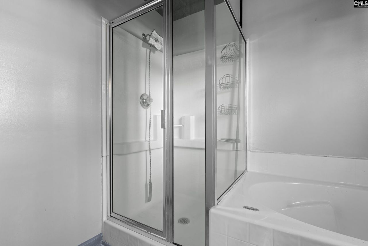 1104 Aderly Oak Drive  Photo 18