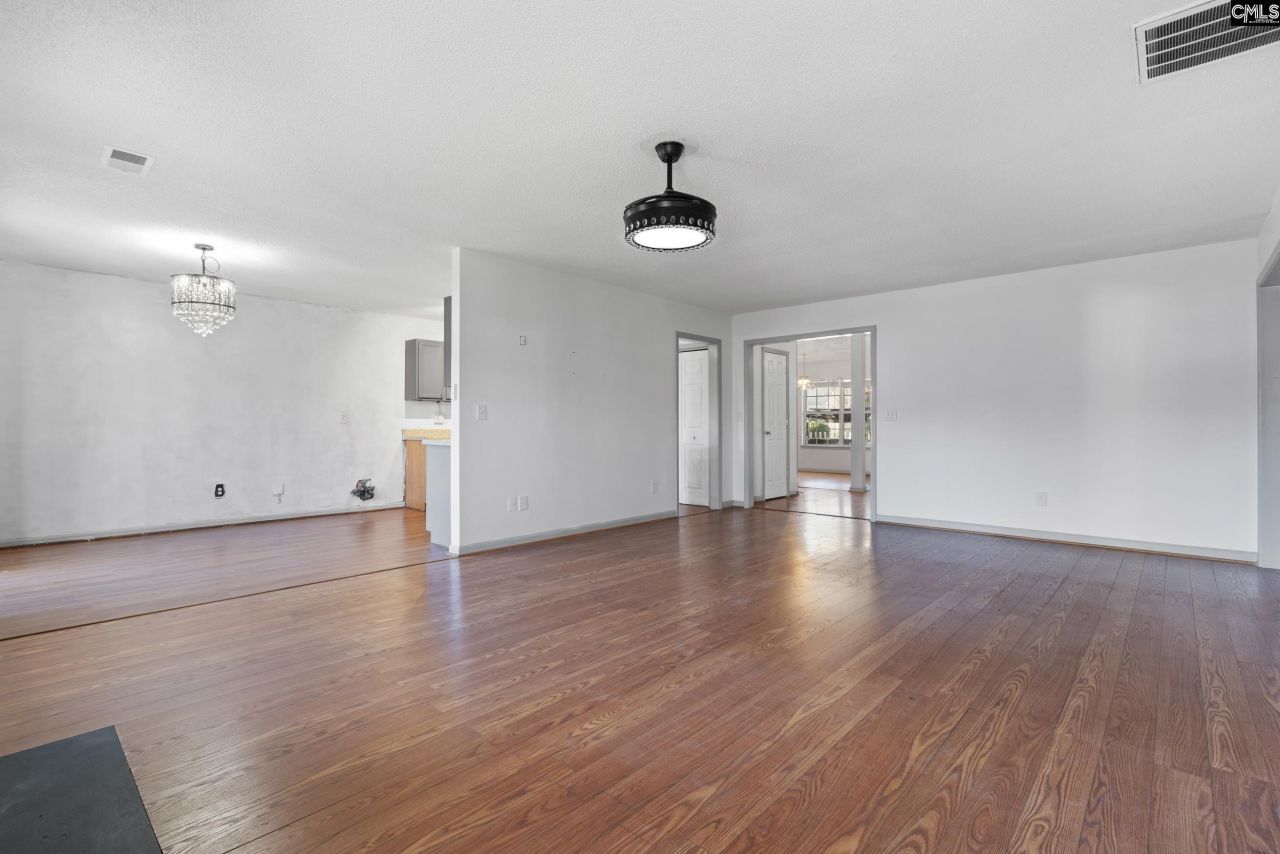 1104 Aderly Oak Drive  Photo 6