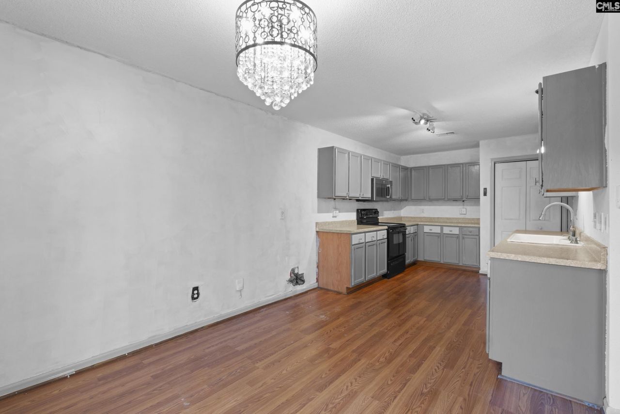 1104 Aderly Oak Drive  Photo 8