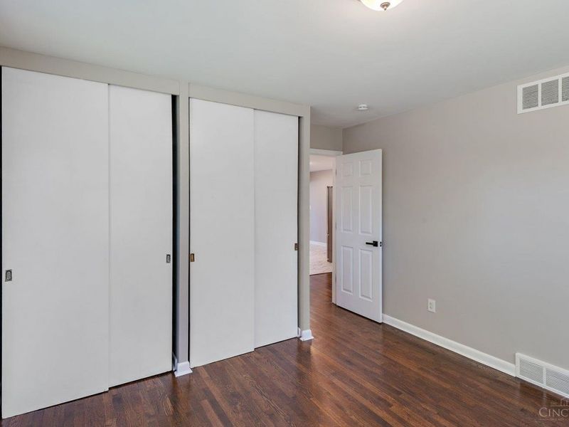 6085 Capri Drive, Cincinnati, OH 45224 Photo 12