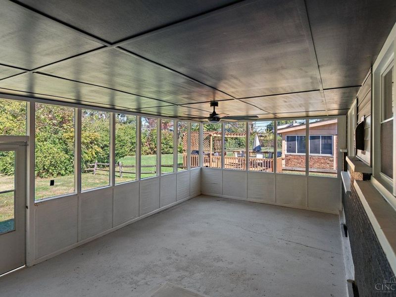 6085 Capri Drive, Cincinnati, OH 45224 Photo 33