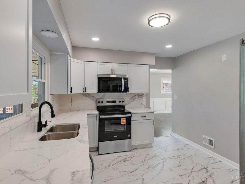 6085 Capri Drive, Cincinnati, OH 45224 Photo 8