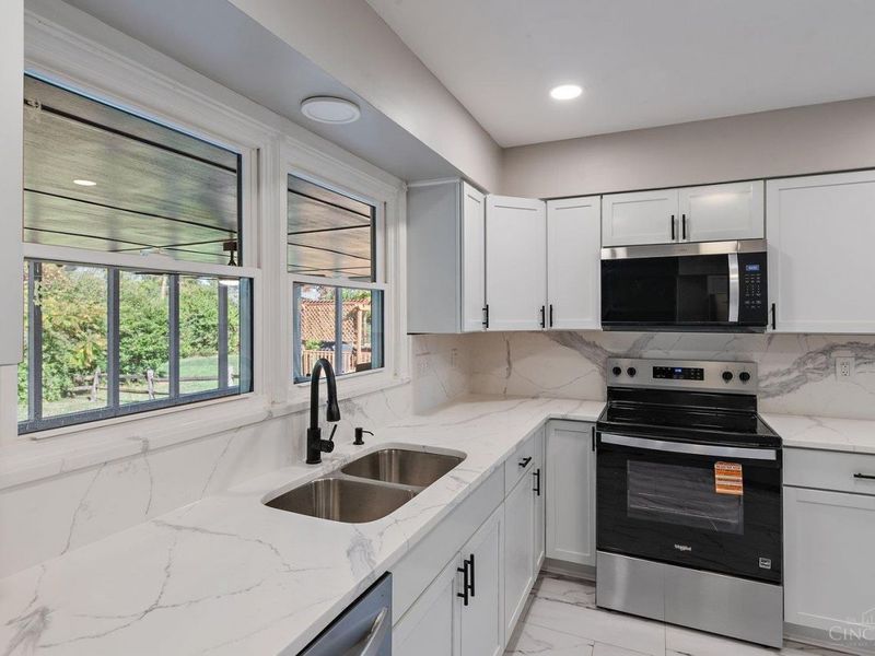 6085 Capri Drive, Cincinnati, OH 45224 Photo 9