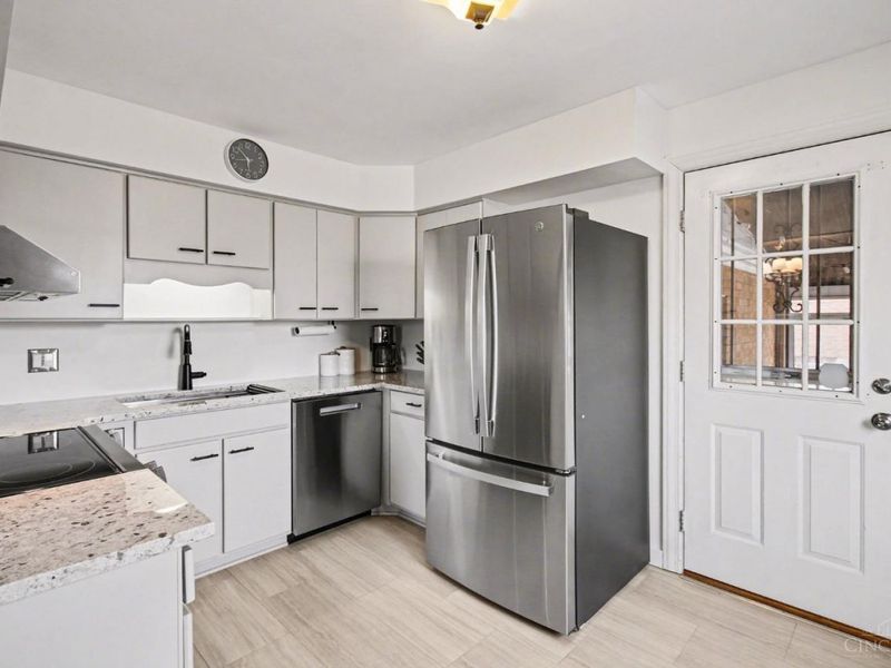 3336 Nandale Drive, Cincinnati, OH 45239 Photo 8