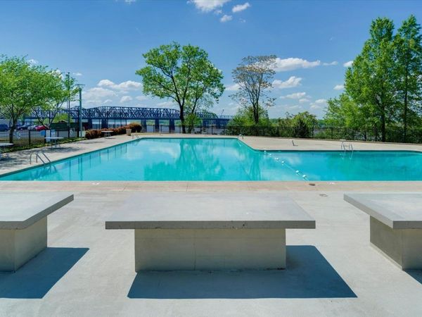 655 S RIVERSIDE DR, Unit 202, Memphis, TN 38103