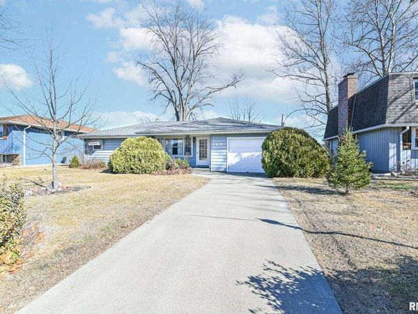 3912 S PARAMOUNT Road, Bartonville, IL 61607