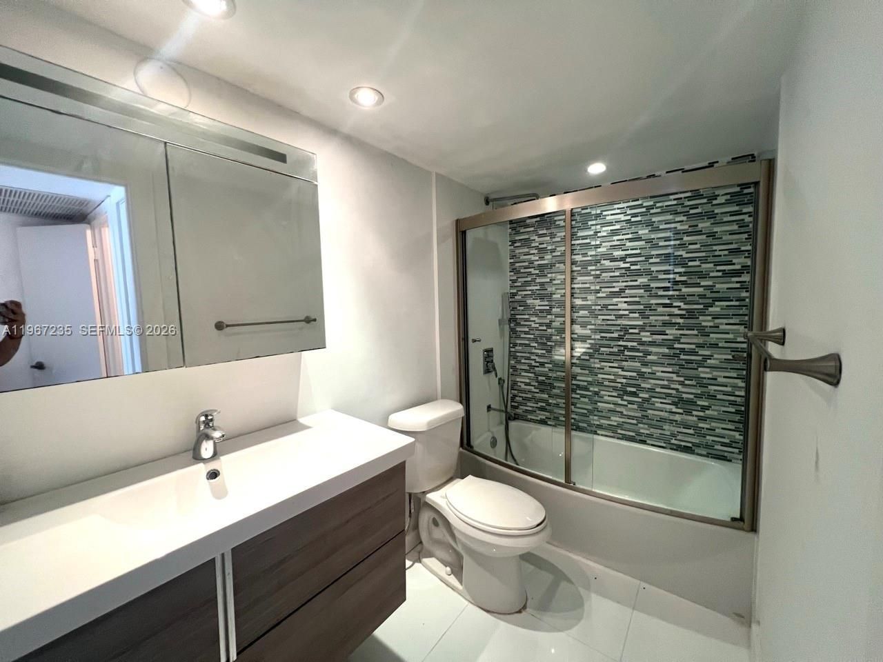 5555 Collins Ave , Unit 9Y, Miami Beach, FL 33140 Photo