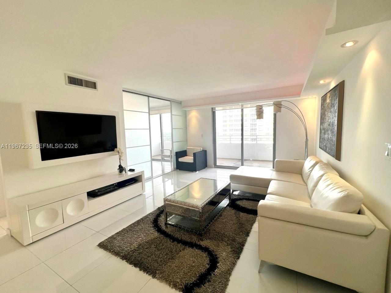 5555 Collins Ave , Unit 9Y, Miami Beach, FL 33140 Photo