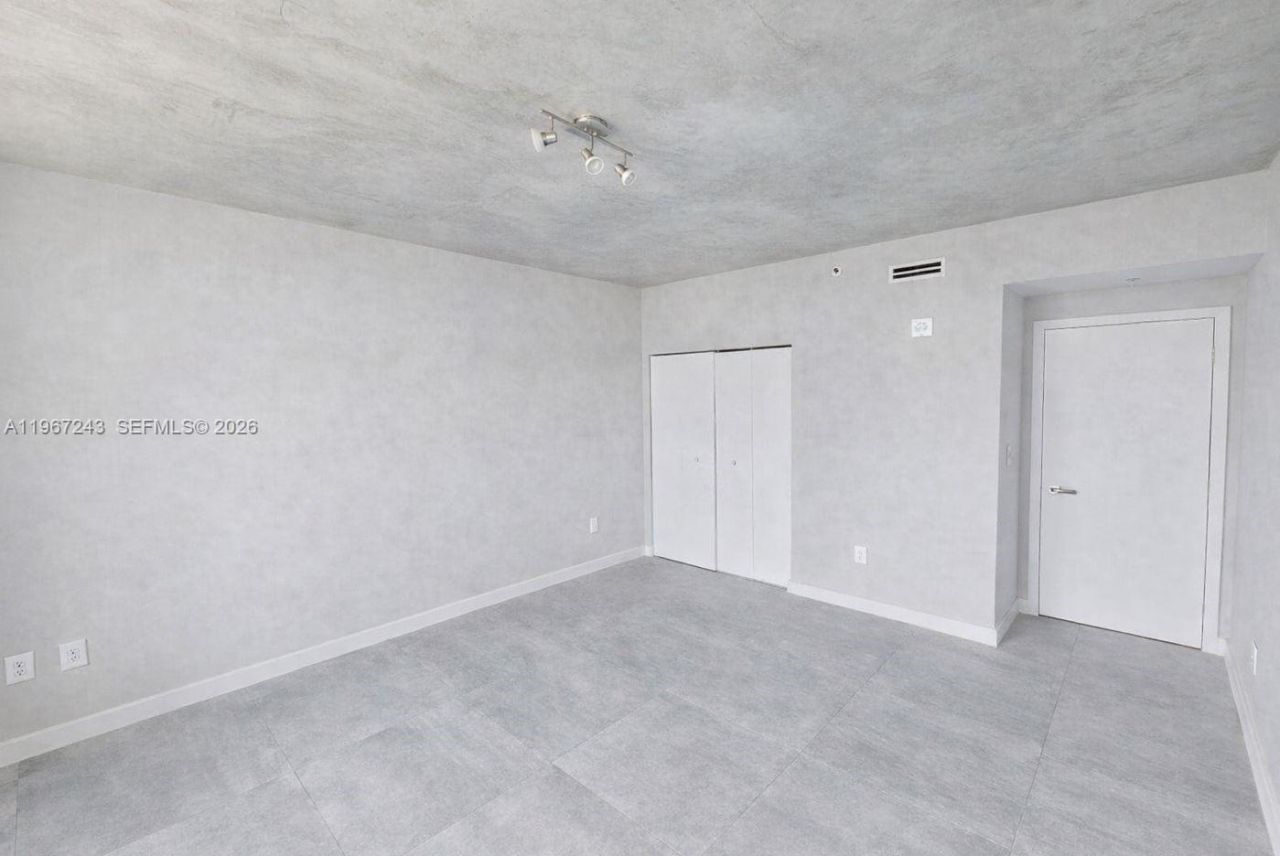 3250 NE 1st Ave , Unit 1115, Miami, FL 33137 Photo