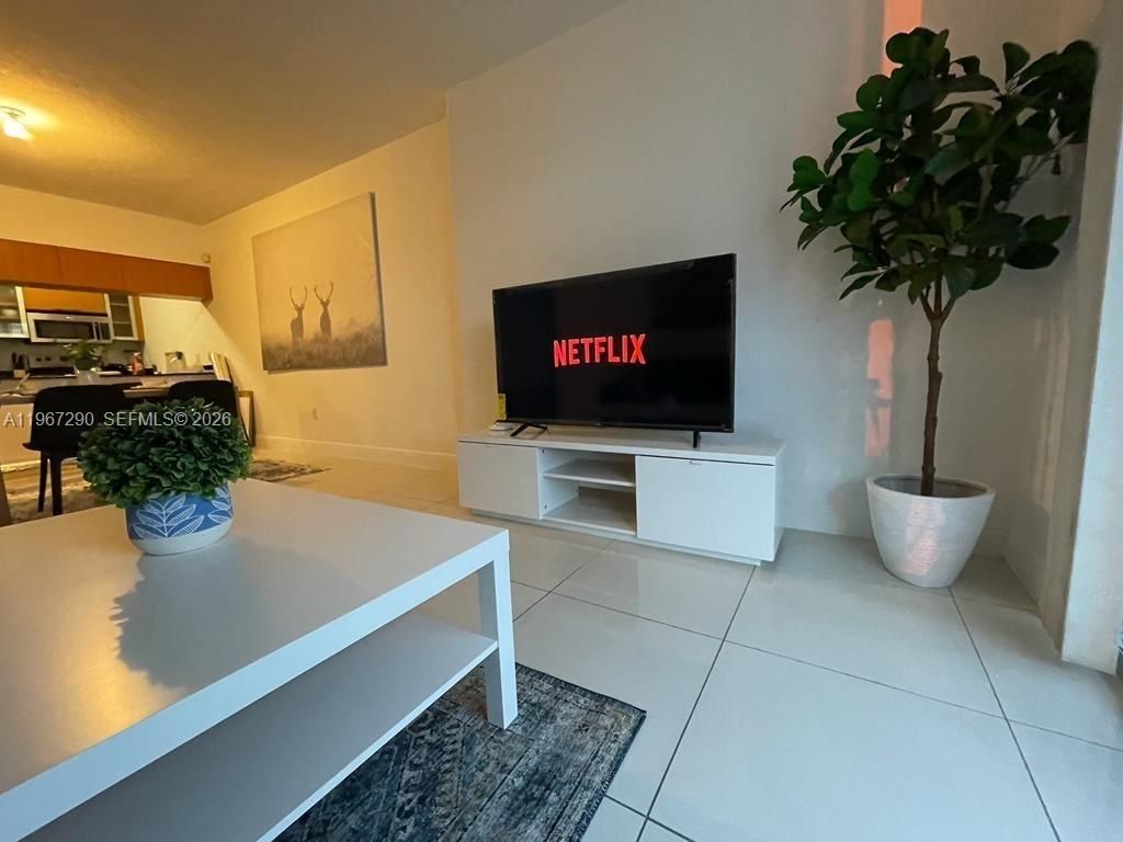 1750 N Bayshore Dr, Unit 2710, Miami, FL 33132 Photo