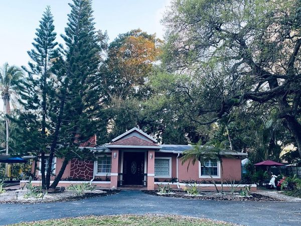 1760 NE 144th St, Miami, FL 33181