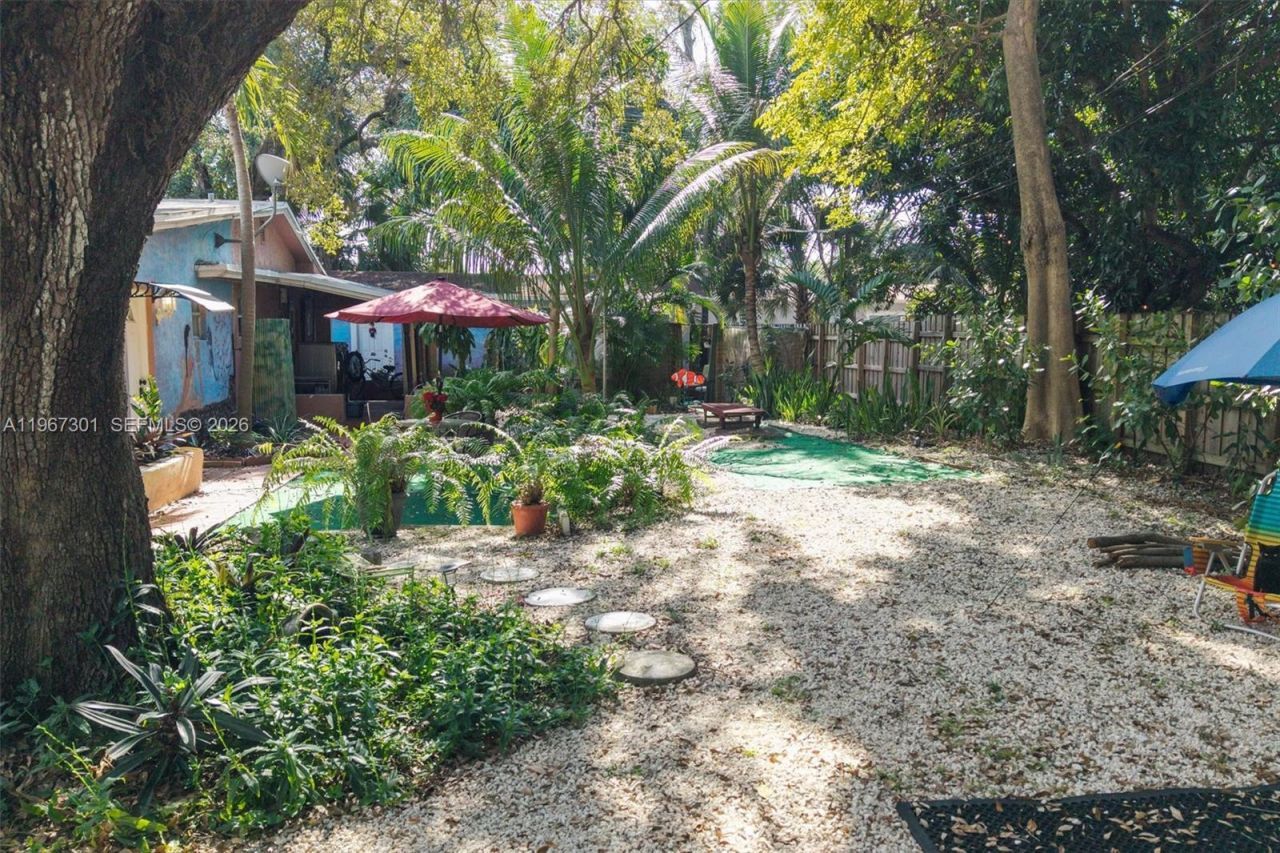 1760 NE 144th St, Miami, FL 33181 Photo