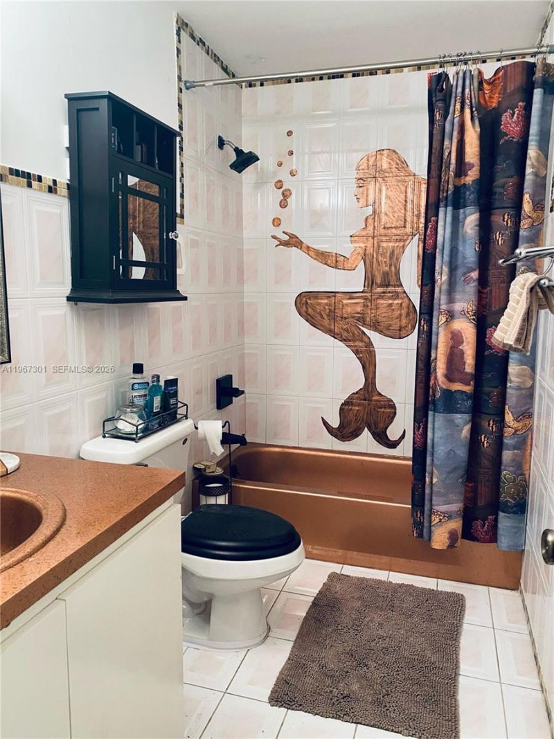 1760 NE 144th St, Miami, FL 33181 Photo