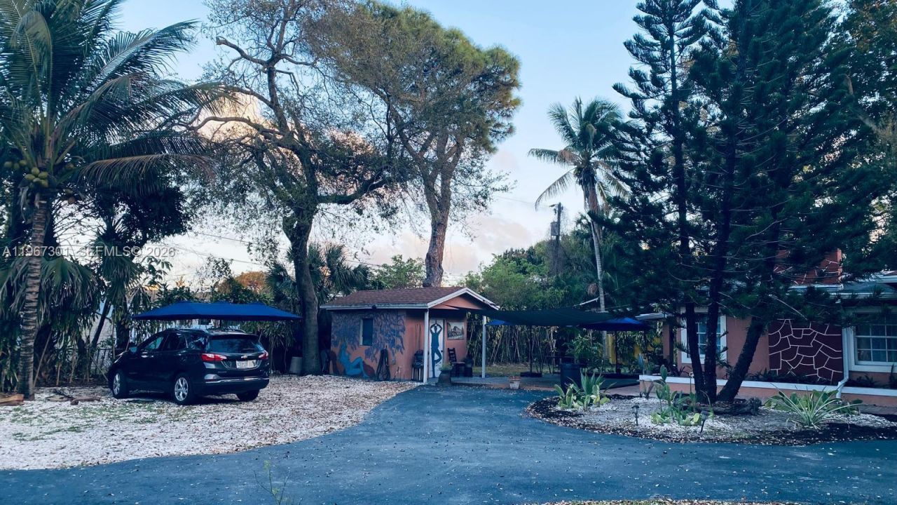 1760 NE 144th St, Miami, FL 33181 Photo