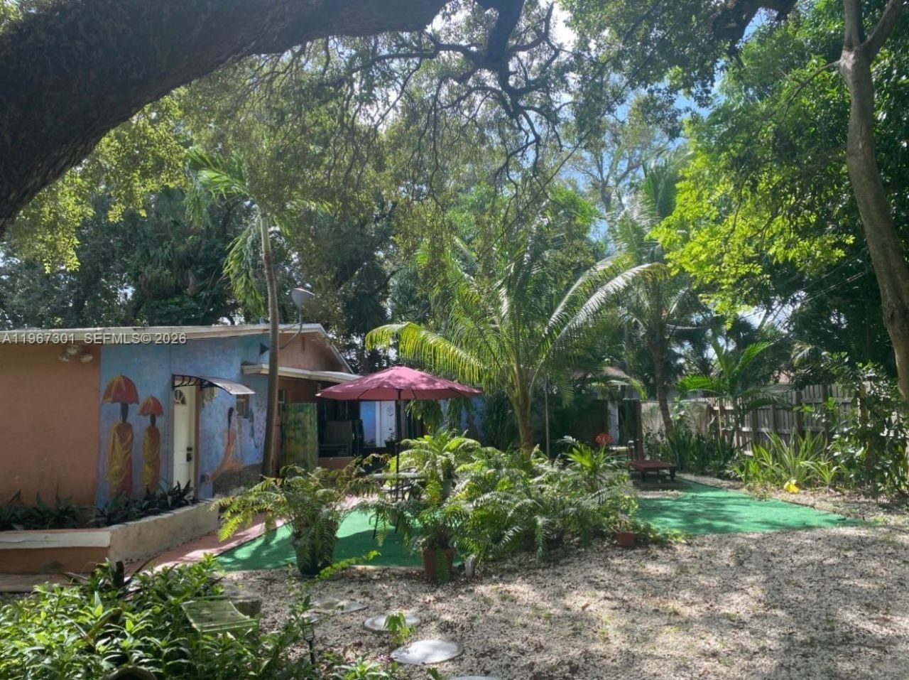 1760 NE 144th St, Miami, FL 33181 Photo