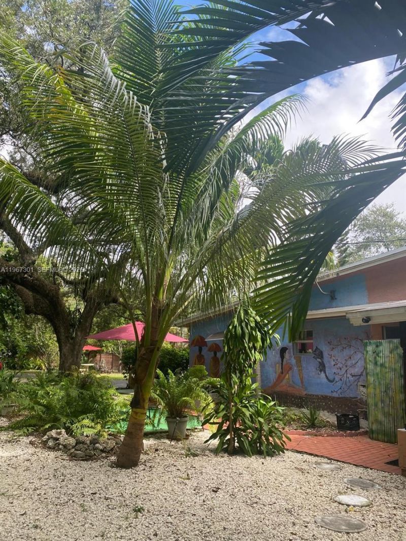 1760 NE 144th St, Miami, FL 33181 Photo