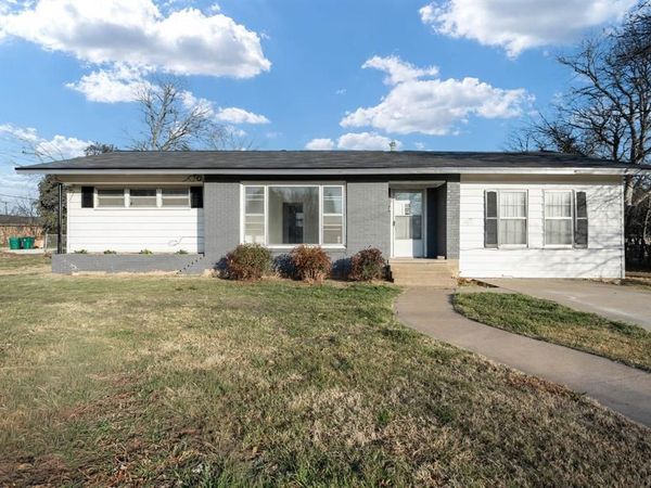 1205 W 10th Street, McGregor, TX 76657