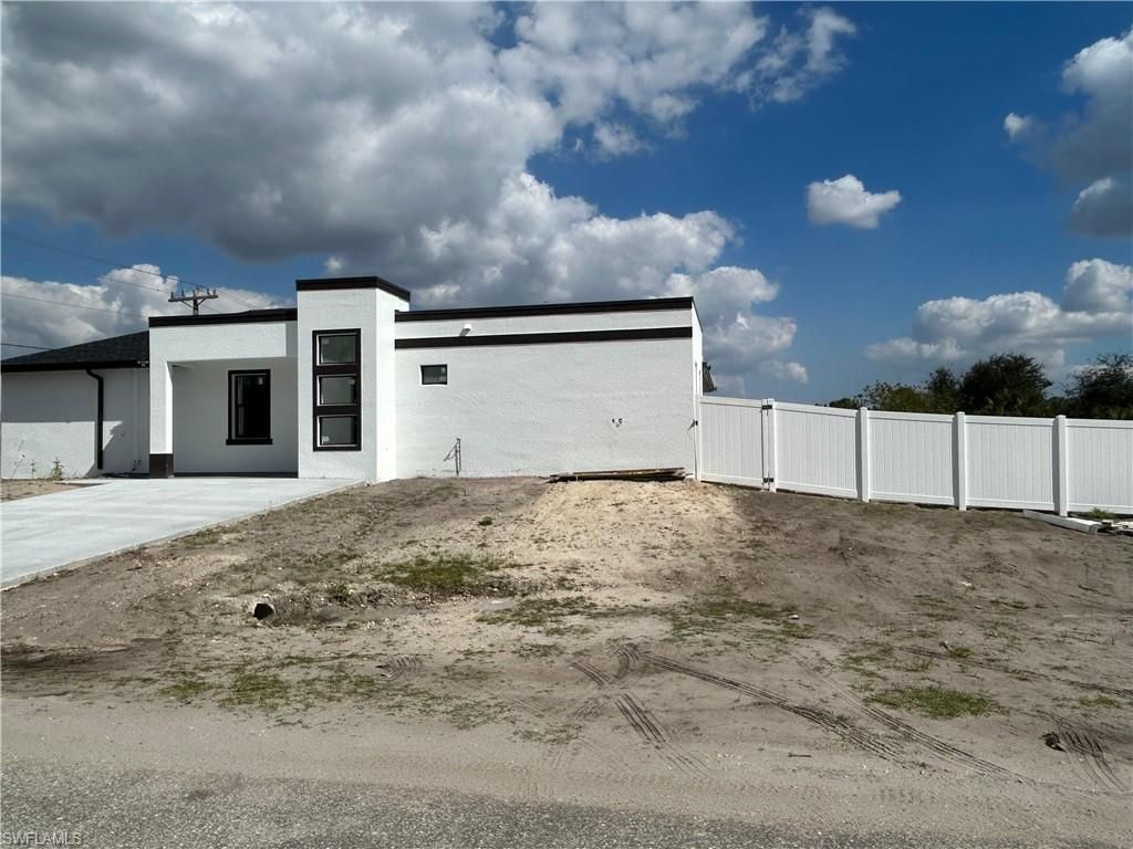 836/838 Milwaukee Blvd, Lehigh Acres, FL 33974 Photo