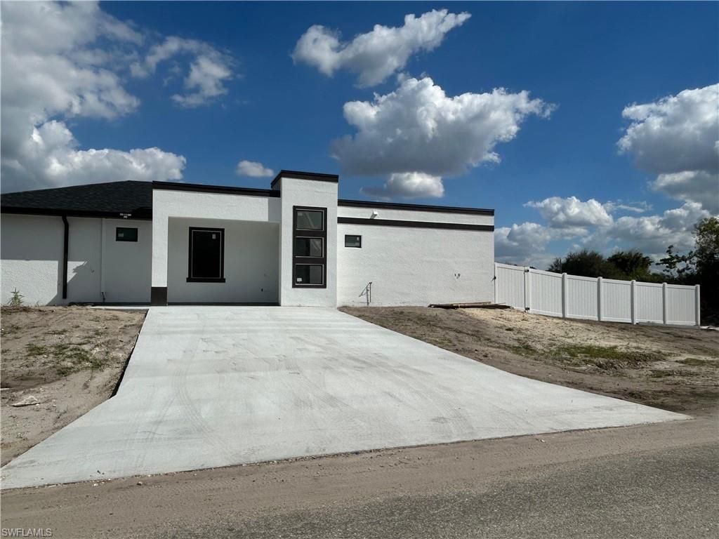 836/838 Milwaukee Blvd, Lehigh Acres, FL 33974 Photo