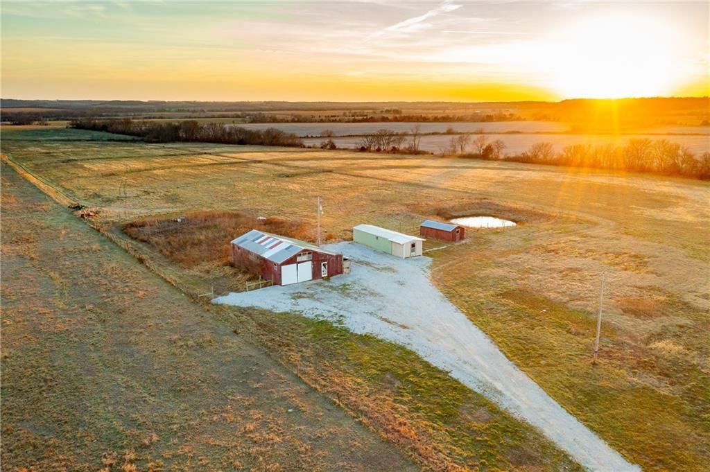 30432 1150 Road, Garnett, KS 66032 Main Photo