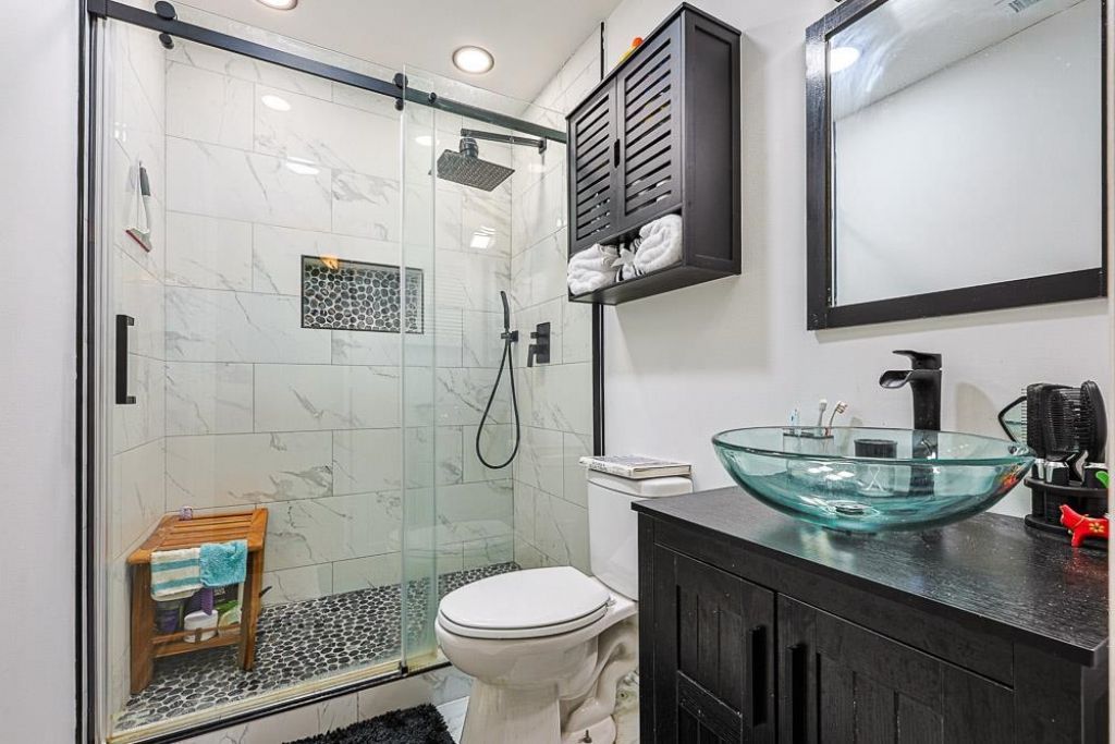 603 Wagon Wheel Rd. Photo 5