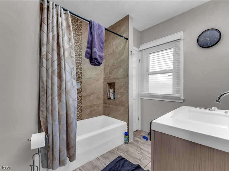 12015 Osceola Avenue, Cleveland, OH 44108 Photo 17